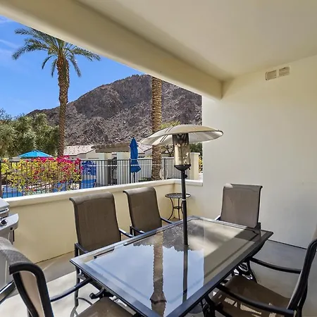 L44 Luxurious 2 Story Townhome - Newly Remodeled! Condo